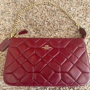 COACH Quilted Puffy Leather Wine Pouch Clutch Bag Gold Link Chain Strap